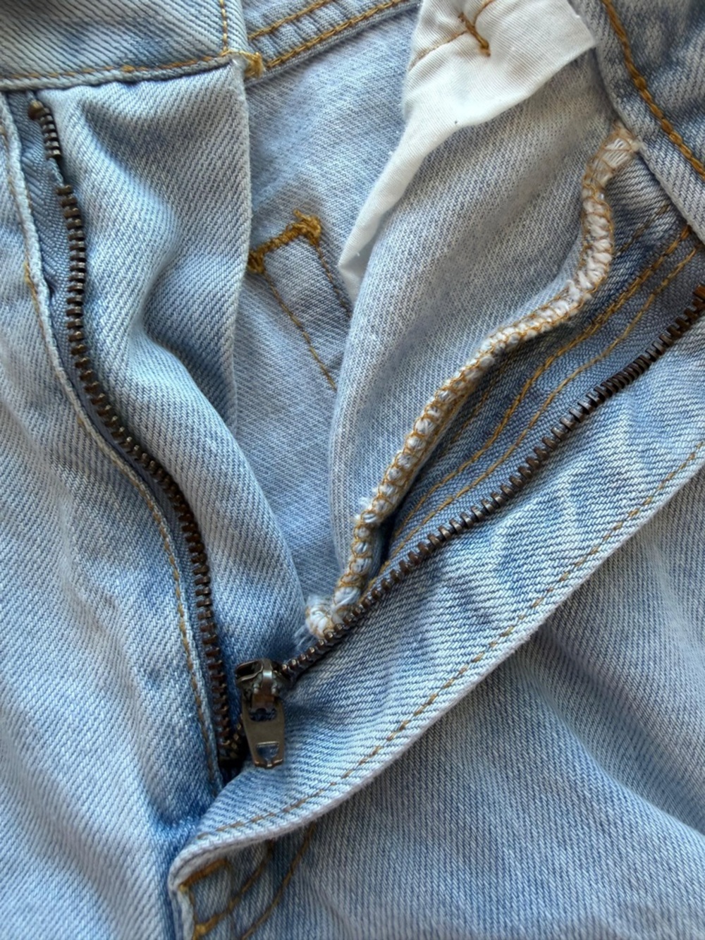 Forever 21 Men Light Blue Denim Jeans with Gold Stitching - Picture 8 of 10